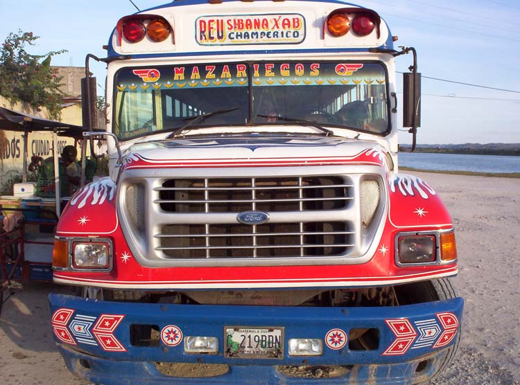 flores-25-chicken-bus