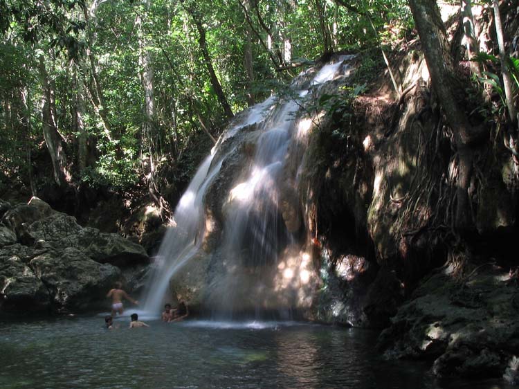 dulce-15-waterfall-wide