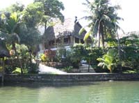 livingston-19-hotel-on-water