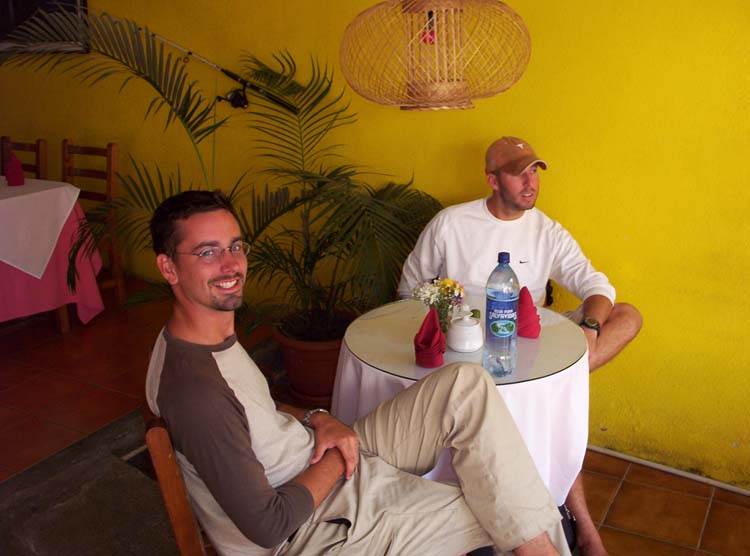 pana1-26-pana2-05-lunch-time