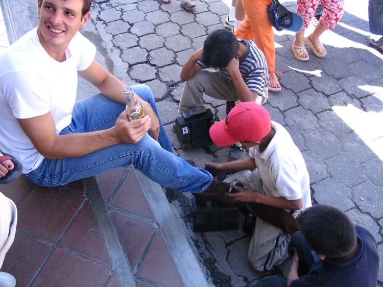 pana2-04-pana2-33-shoe-shine