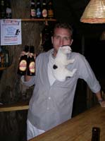 pana3-07-maktub-bartender