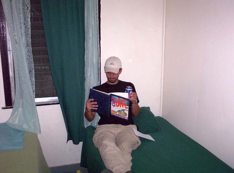 utila-01-tropical-hotel