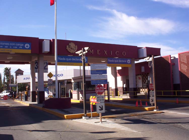 kino-04-nogales-border