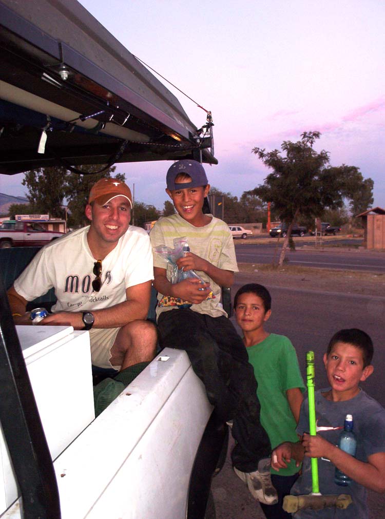 kino-15-roadside-taco-kids