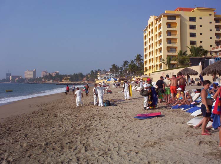 pv-04-selling-crap-to-tourists