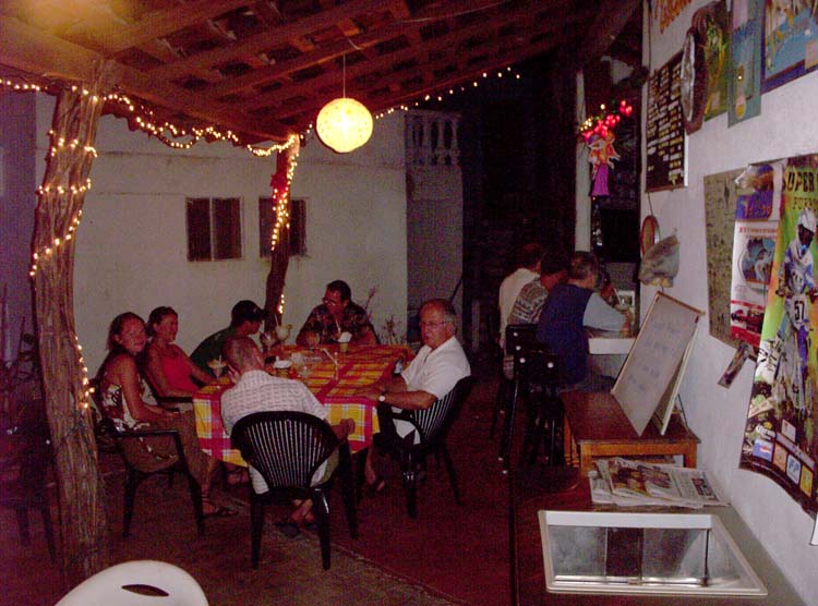 pe-44-hotel-bar
