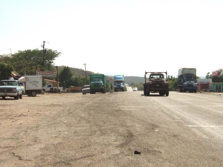 salto-07-roadside-stop