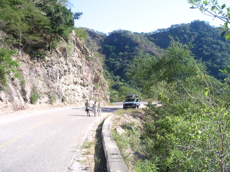 salto-11-overlook-of-small-town