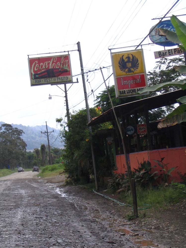 golfito-11-backwoods-bar