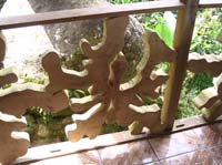 golfito-22-bar-rails