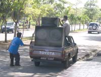 n-granada-11-loudspeaker-idiots