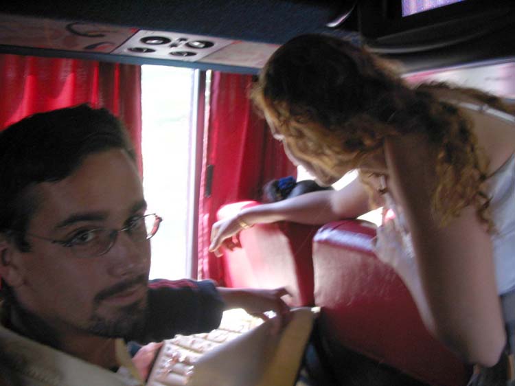 pan-colon-01-selling-stuff-on-bus