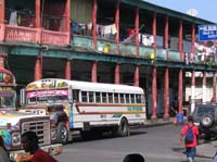 pan-colon-18-bus-slums